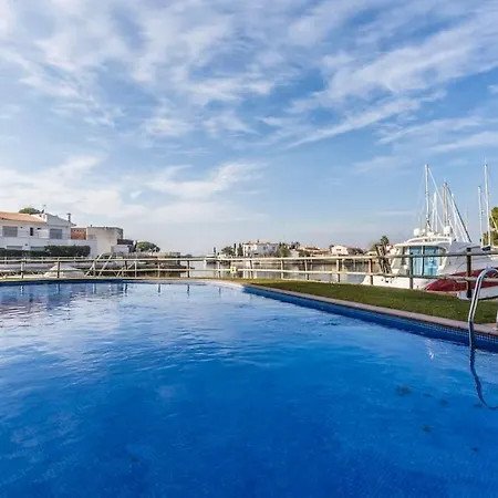 Piso De 2 Habitaciones, 3 Piscinas Y Cerca Del Mar Roses Exterior photo