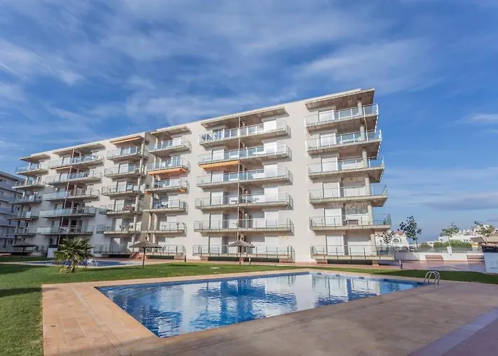 Piso De 2 Habitaciones, 3 Piscinas Y Cerca Del Mar