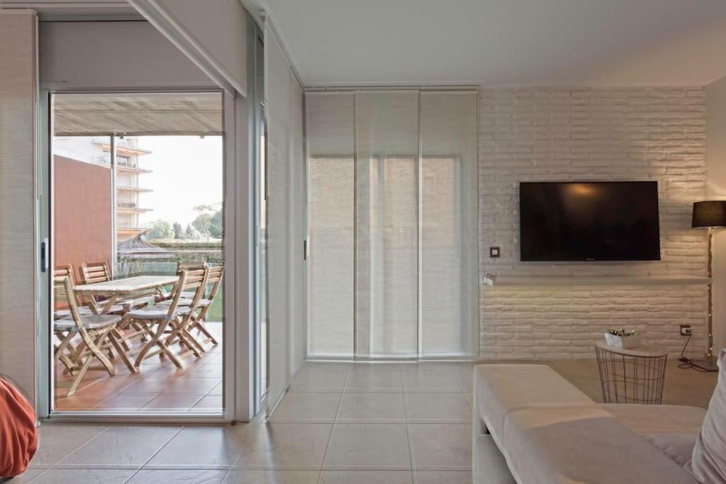 Piso De 2 Habitaciones, 3 Piscinas Y Cerca Del Mar Appartement Roses